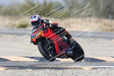 media/Dec-01-2025-Moto Forza (Mon) [[2daa91e15f]]/2-Intermediate Group/Session 3 (Turn 3)/